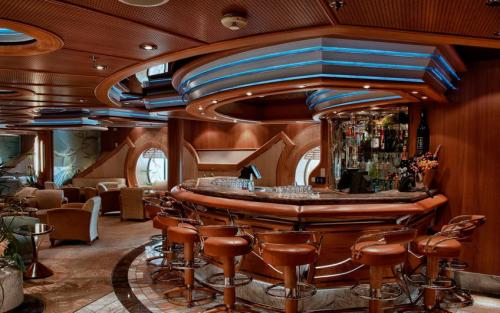 Как сделать барную стойку в кафе или ресторане?