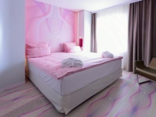 Какие обои в спальню. Какие обои выбрать в спальню: выбор цвета и материала 42