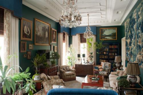 Интерьер деревянного дома в скандинавском стиле. Внутренне оформление