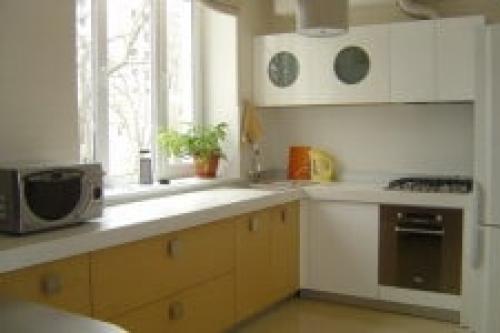 Можно ли микроволновку ставить в шкаф. Куда поставить микроволновку на кухне – 25 удачных решений 06 Можно ли микроволновку ставить в шкаф. Куда поставить микроволновку на кухне – 25 удачных решений 06