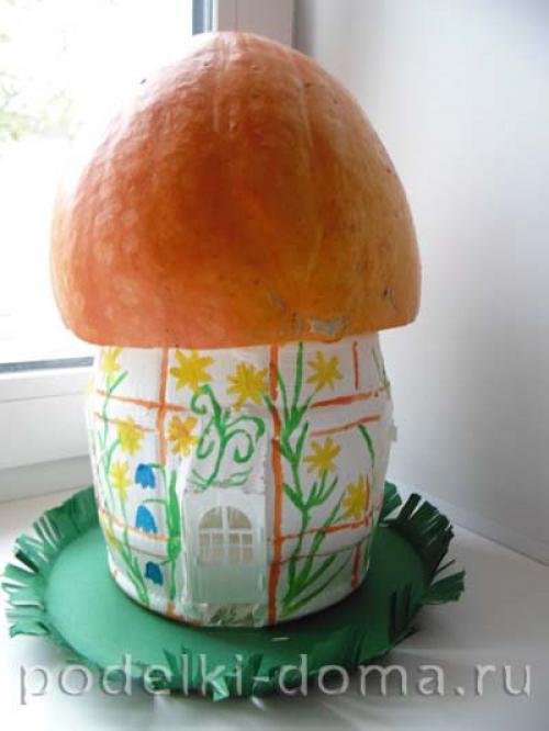 Как сделать игрушечный домик из пластиковых бутылок. Гриб-дом из бутылки Отредактирова. 2019