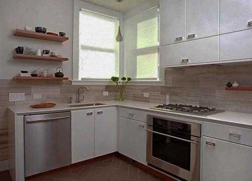 Как обставить кухню 12 метров. Цветовая палитра