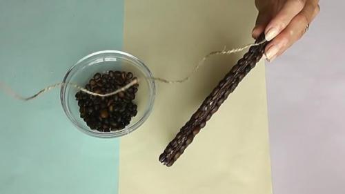 Кошки из бутылок и шпагата. Декоративная поделка (кошка) из кофейных зёрен