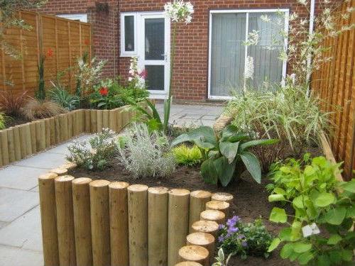 Забор для клумбы из дерева своими руками. Ограждение для клумб и грядок из дерева — красота с природным началом (более 70 фото)