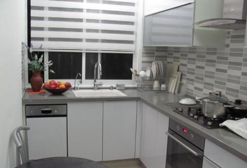 Дизайн кухни размером 2 н. Выбор стиля для кухни 2х2 метра с холодильником