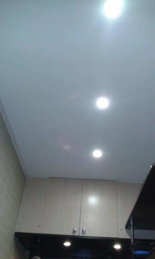 Шкаф кладовка в коридоре. Гардеробная в подсобном помещении 19