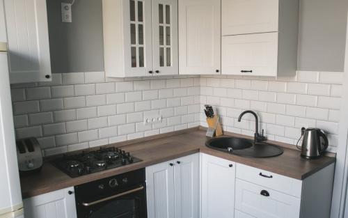 Дизайн кухни размером 2 н. Выбор стиля для кухни 2х2 метра с холодильником