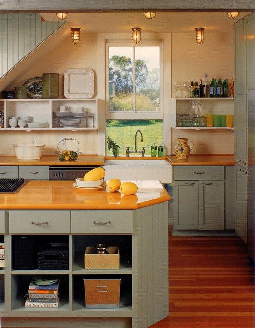 Как использовать глубокие полки в шкафу. Самая неудобная мебель для хранения