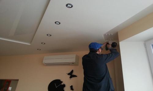 Как выбрать потолочный карниз. Монтаж потолочных карнизов