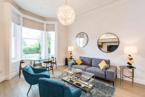 КАК СДЕЛАТЬ КВАРТИРУ СВЕТЛЕЕ?