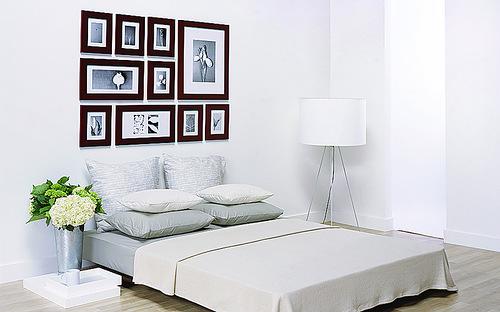 Как правильно развесить картины на стене в квартире. Как правильно развесить картины на стене