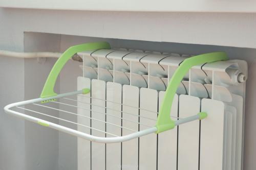 Где лучше сушить белье на балконе или в квартире. Где сушить белье в квартире без балкона