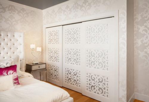 Гардеробная в узкой спальне. Дизайн спальни с гардеробной комнатой