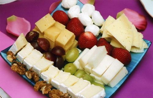 Сырная тарелка ресторан. Cырная тарелка