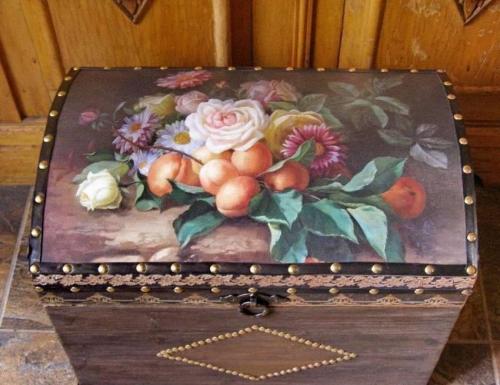 Как отреставрировать своими руками сундук. Реставрация сундука в стиле винтаж 07