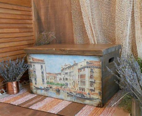 Как отреставрировать своими руками сундук. Реставрация сундука в стиле винтаж 05