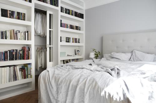 Гардеробная в узкой спальне. Дизайн спальни с гардеробной комнатой