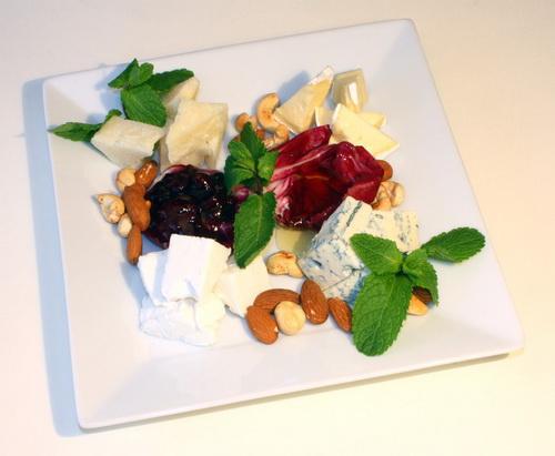 Сырная тарелка ресторан. Cырная тарелка