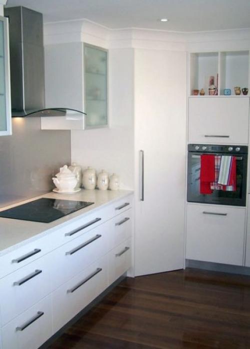 Чем закрыть угол на кухне. Выступ в углу кухни