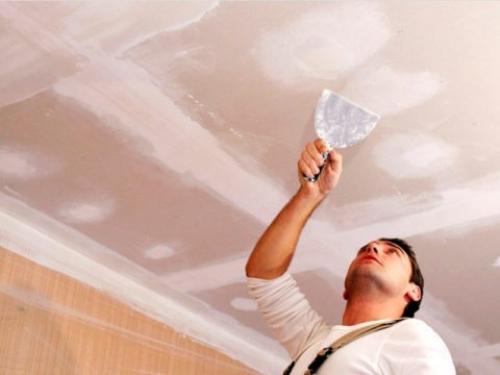 Как покрасить потолок не шпаклюя. Шпаклевка под покраску потолка: полный разбор процесса