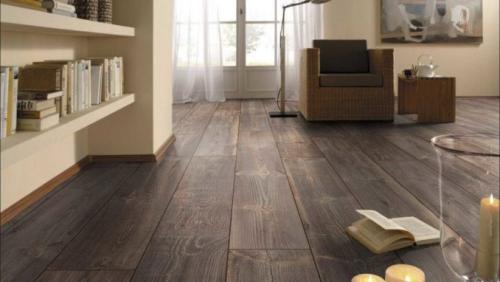 Как правильно подобрать плинтус по цвету для пола. Как выбрать плинтус: к чему подбирать