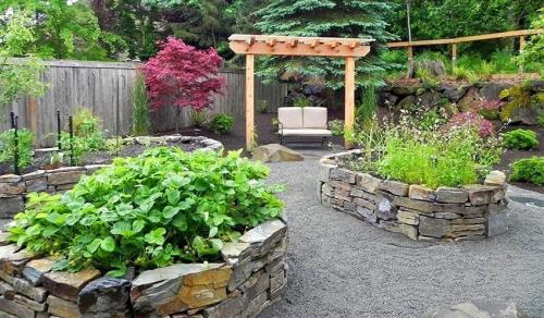 Ограждения для клумб из камня. Бордюр из натурального камня