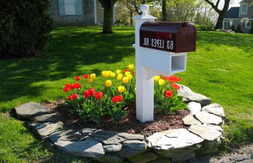 Ограждения для клумб из камня. Бордюр из натурального камня