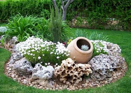 Ограждения для клумб из камня. Бордюр из натурального камня