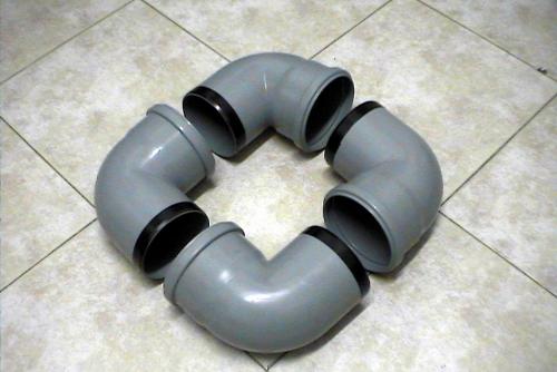 Как сделать игрушку для кота из киндера. Как сделать игрушку для кота из подручных средств