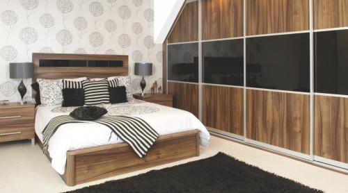 Встроенный шкаф-купе. Что такое встроенный шкаф-купе и какие у него достоинства