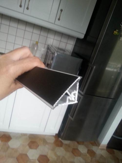 Зал студия с кухней в хрущевке. Белая кухня совмещенная с гостиной в хрущевке 5,6 кв.м.