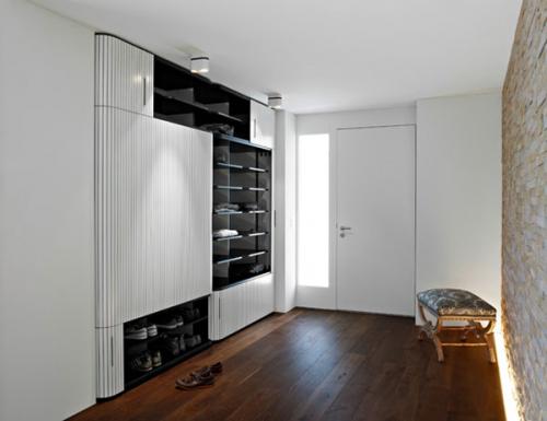 Квартира без прихожей дизайн. Отделка стен прихожей 11