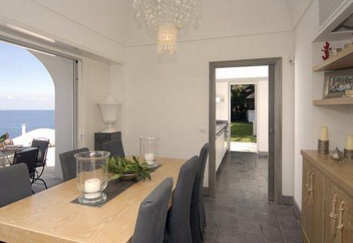 Плинтус в цвет пола.  Под цвет пола