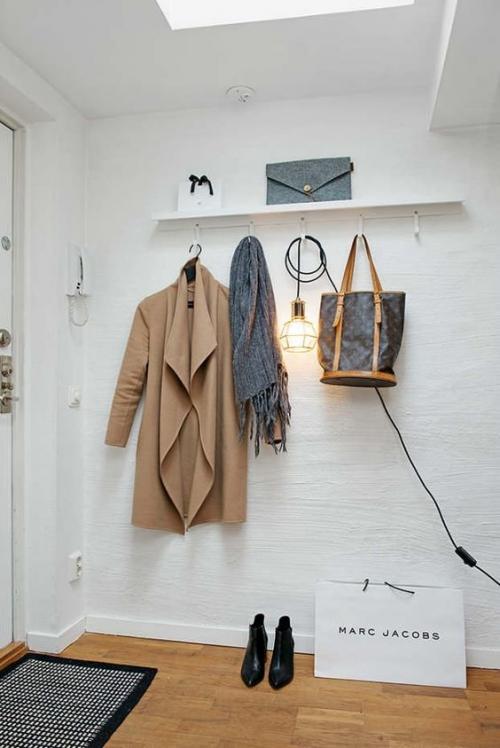 Как обустроить прихожую своими руками. Идеи декора: как сделать маленькую прихожую уютной и функциональной. 5 секретов