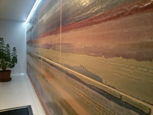 Кухня гостиная 40 метров в частном доме. Дизайн современной кухни-гостиной 40 кв м с фасадами из стекла и пеналами с техникой