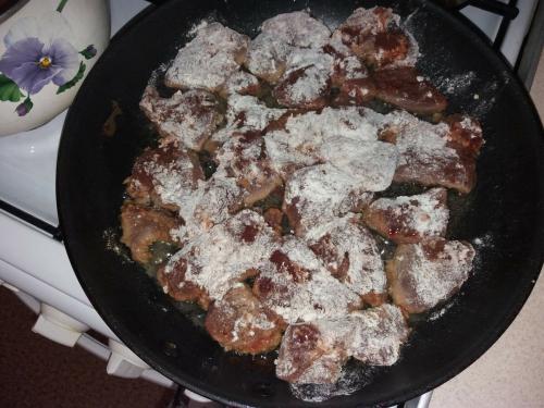 Как приготовить печень свиную. Нежная свиная печень с овощами