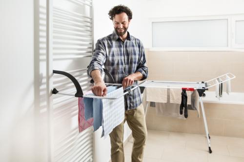 Где сушить белье в частном доме. Где сушить белье в квартире красиво? [5 нестандартных решений]