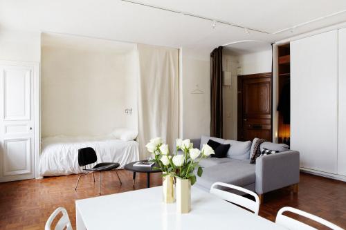 Спальня и гостиная в одной комнате. Что учесть