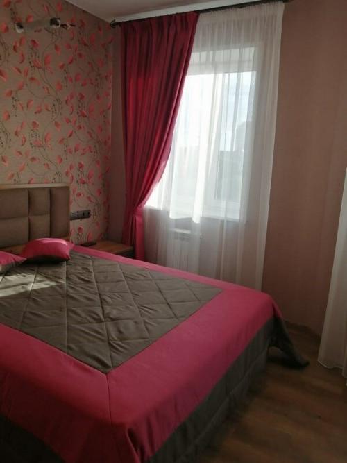 Текстиль в спальне сочетания. 50 примеров сочетания штор и покрывала в спальне