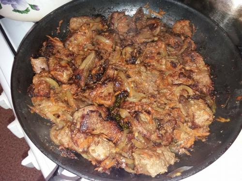 Как приготовить печень свиную. Нежная свиная печень с овощами