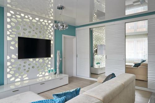 Шкаф купе в зале хрущевки. Виды шкафов-купе