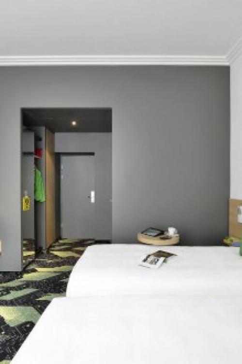 Дизайн однокомнатной квартиры для семьи из 4 человек. Из одной комнаты – две