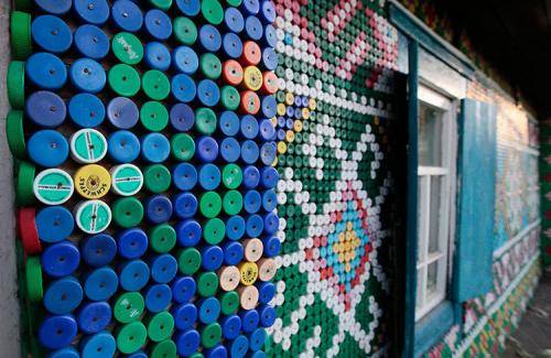 Поделки из пластиковых бутылок. Поделки из пластиковых крышек от бутылок