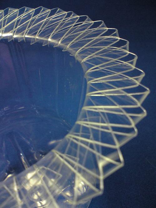 Как сделать вазу из пластиковой бутылки для цветов. Вазы из пластиковых бутылок 09