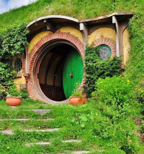 Детский домик хоббита. Впечатляющие домики хоббитов в дизайне вашей дачи