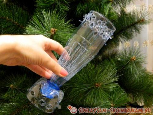 Как сделать вазу из пластиковой бутылки для цветов. Вазы из пластиковых бутылок 14