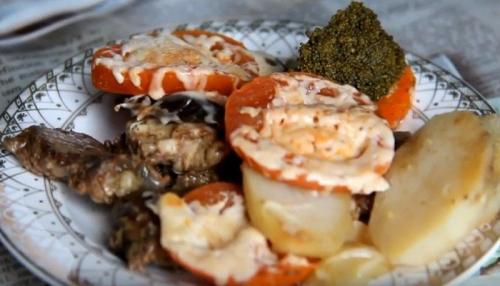 Мясо в духовке с овощами. Мясо говядины с овощами сочное и мягкое, приготовленное в фольге