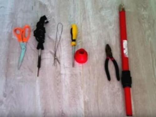 Как сделать из пластиковых бутылок метлу. Самодельная метла из старых пластиковых бутылок 07