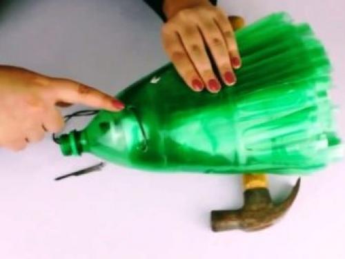 Как сделать из пластиковых бутылок метлу. Самодельная метла из старых пластиковых бутылок 12