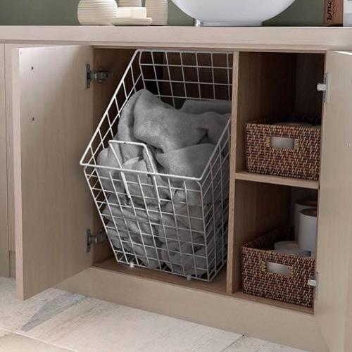Как спрятать корзину для белья в ванной 04